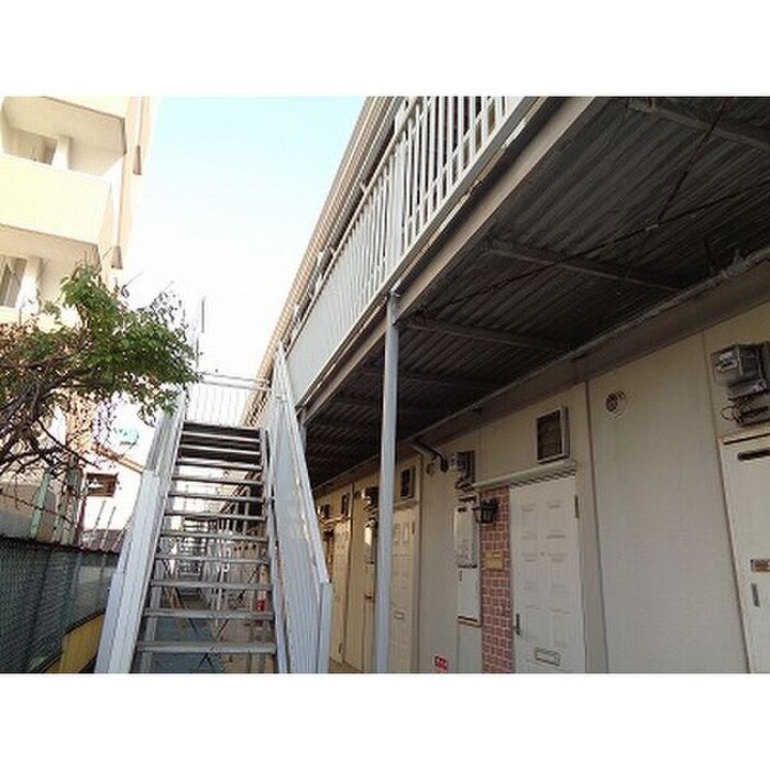 物件外観写真4　(エントランス部分)