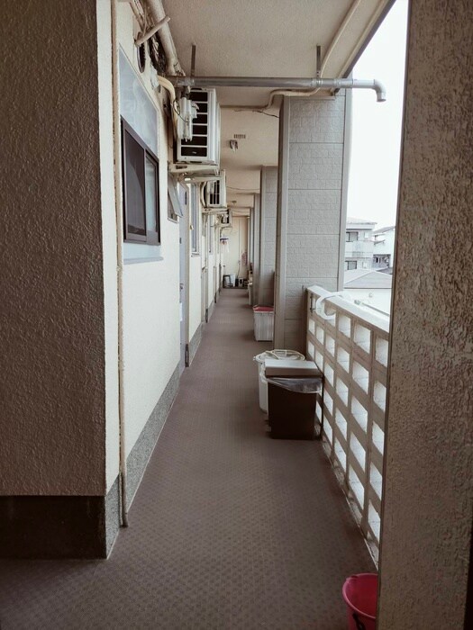 物件外観写真4　(エントランス部分)