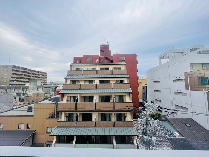 物件内観写真12　(室内からの展望)