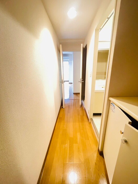 物件内観写真13　(廊下)