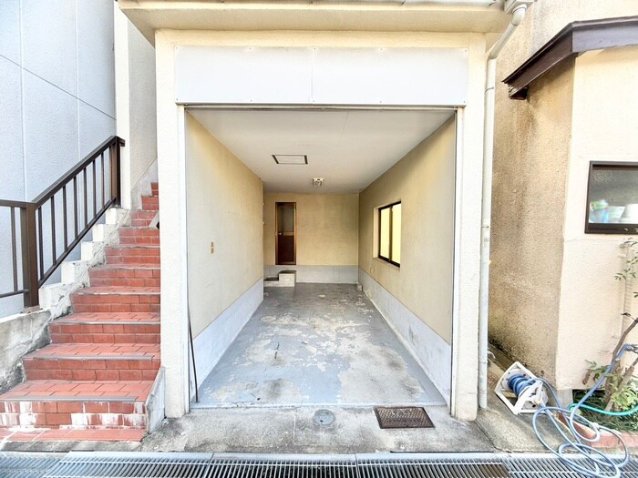 物件外観写真3　(駐車場)