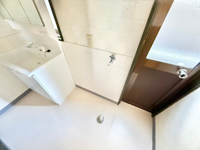 物件内観写真18　(洗濯機置場)