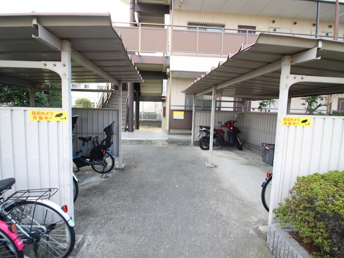物件外観写真5　(駐輪場)