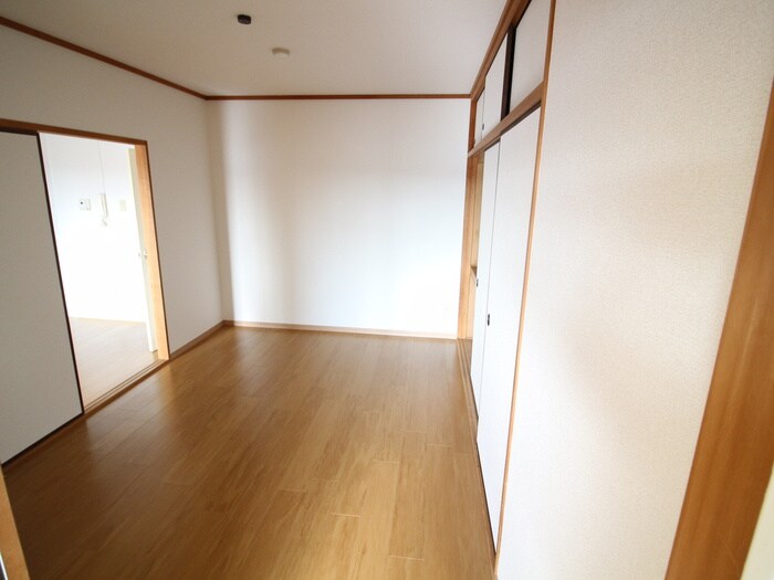 物件内観写真10　(居室)
