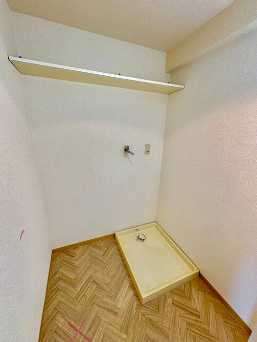 物件内観写真12　(洗濯機置場)