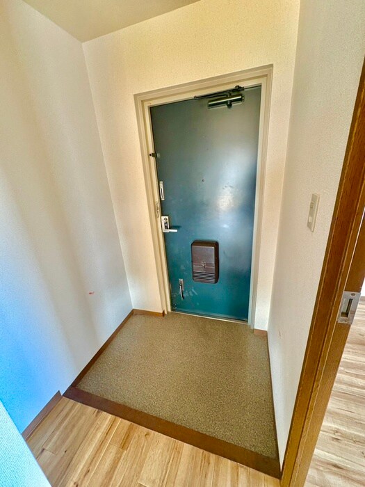 物件内観写真15　(玄関)