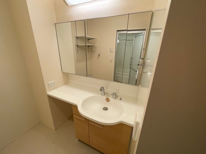 物件内観写真17　(洗面)