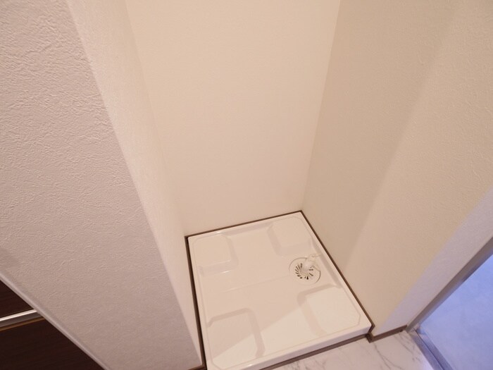 物件内観写真18　(洗濯機置場)