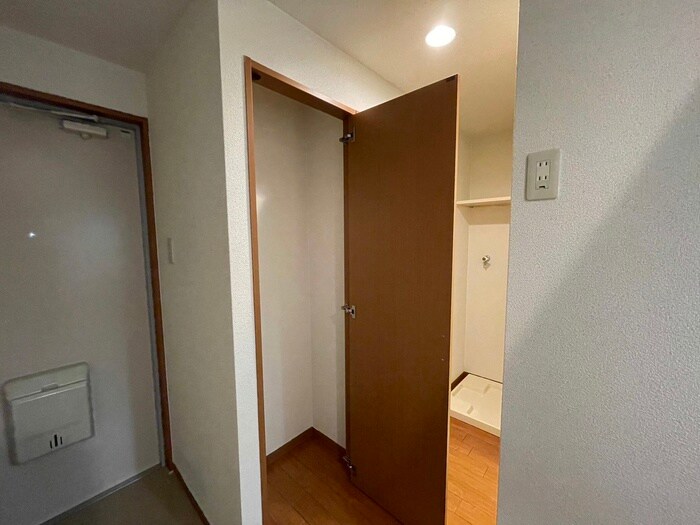 物件内観写真15　(収納)