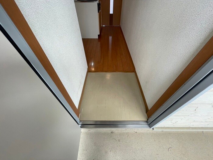物件内観写真18　(玄関)