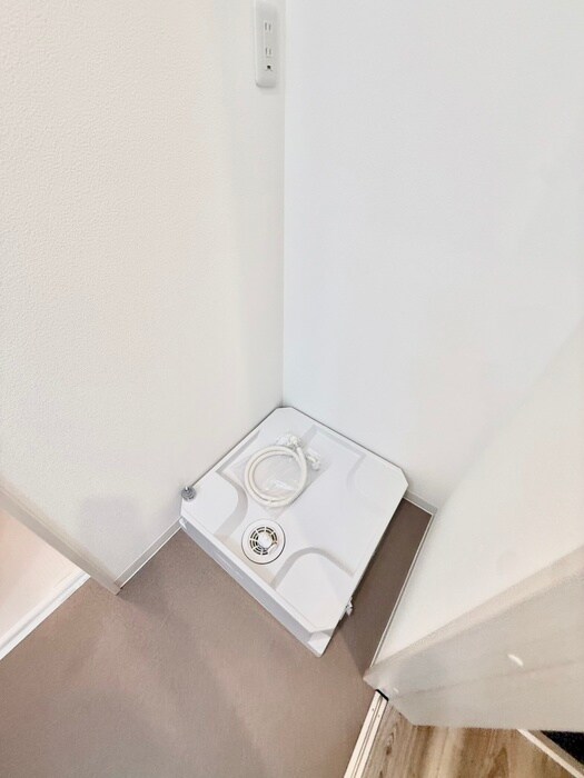 物件内観写真15　(洗濯機置場)