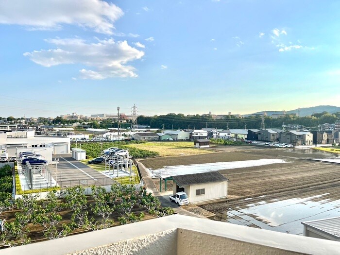 物件内観写真18　(室内からの展望)