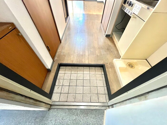 物件内観写真22　(玄関)