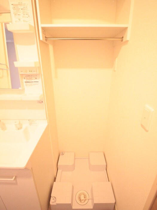 物件内観写真17　(洗濯機置場)