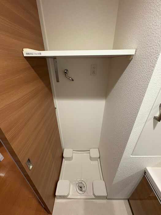 物件内観写真13　(洗濯機置場)