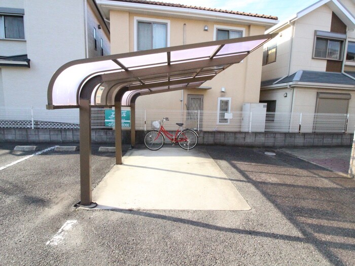 物件外観写真5　(駐輪場)