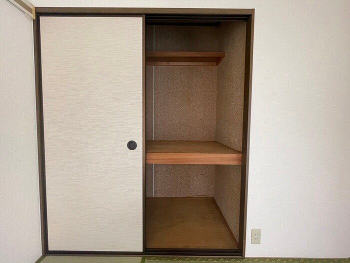 物件内観写真12　(収納)