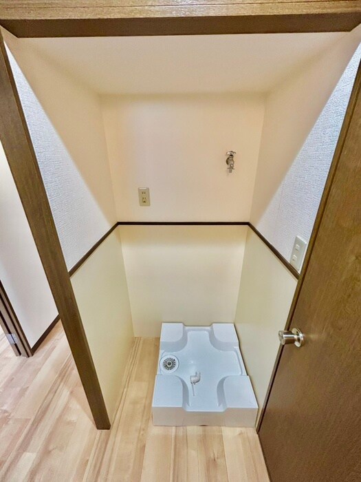 物件内観写真14　(洗濯機置場)