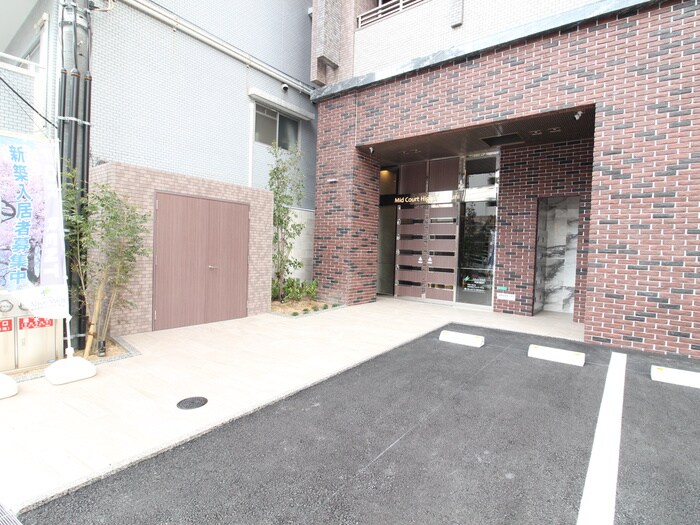 物件外観写真2　(エントランス部分)