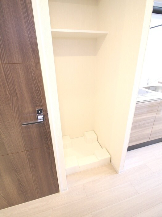 物件内観写真11　(洗濯機置場)