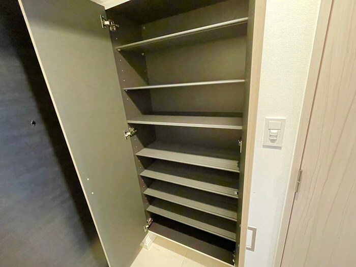 物件内観写真8　(靴箱)