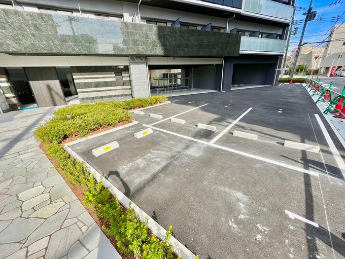 物件外観写真5　(駐車場)