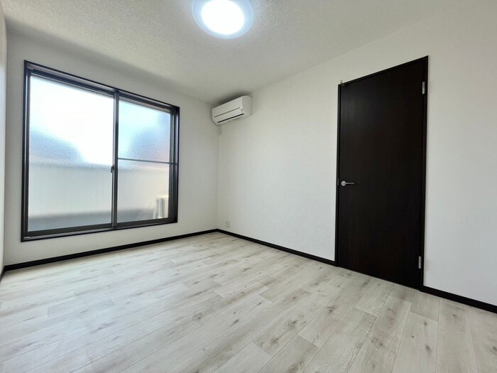 物件内観写真8　(居室)