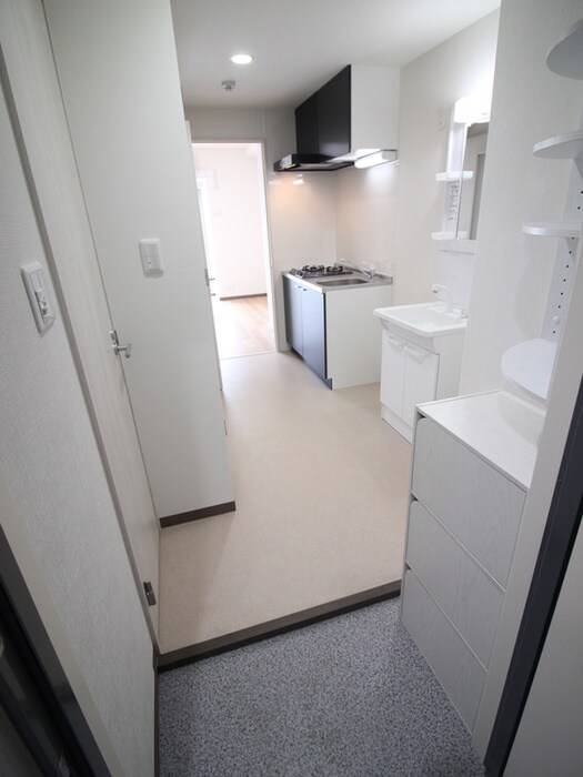 物件内観写真7　(玄関)