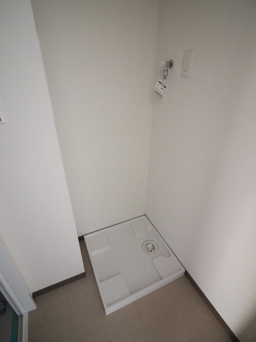 物件内観写真14　(洗濯機置場)