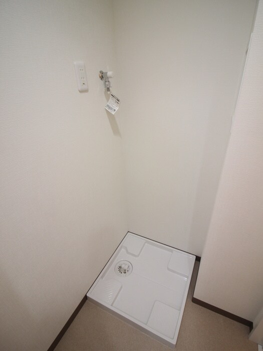 物件内観写真16　(洗濯機置場)