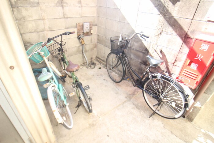 物件外観写真6　(駐輪場)