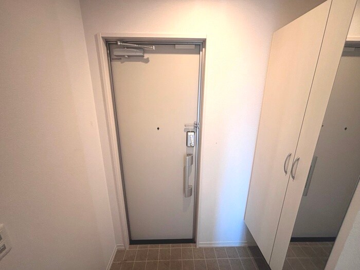 物件内観写真13　(玄関)