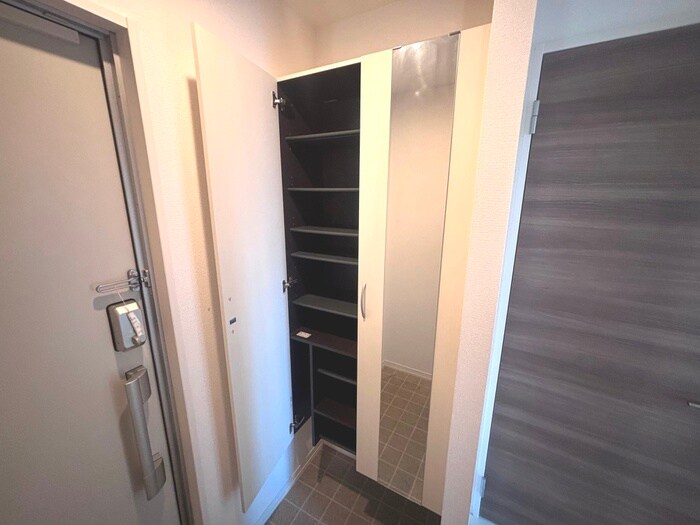 物件内観写真18　(靴箱)