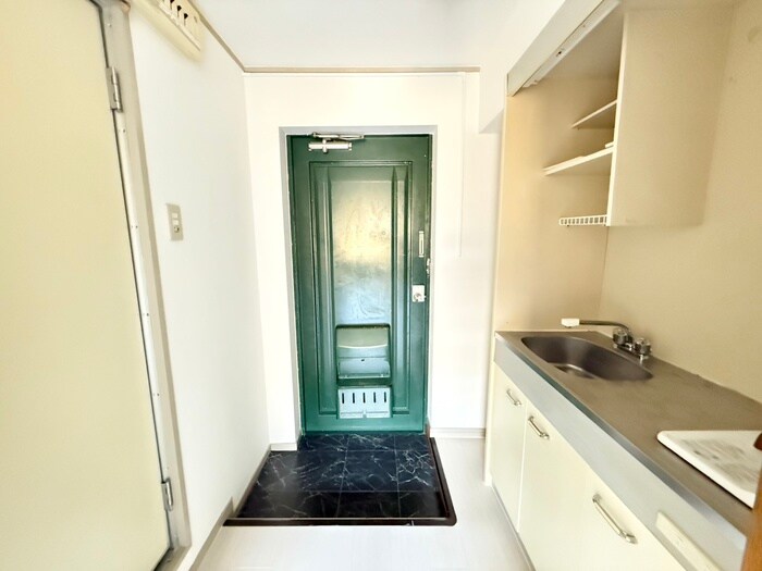 物件内観写真17　(玄関)