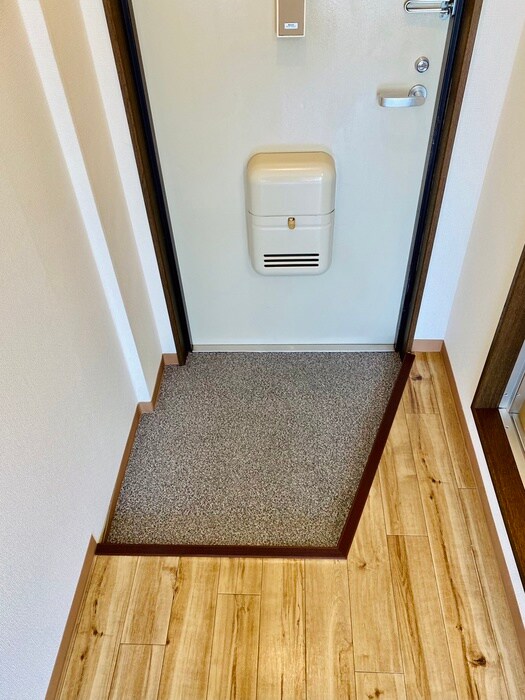 物件内観写真19　(玄関)