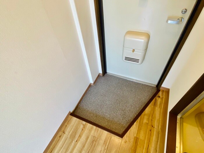 物件内観写真21　(玄関)