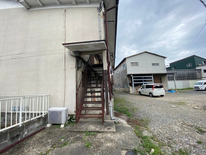 物件外観写真4　(エントランス部分)