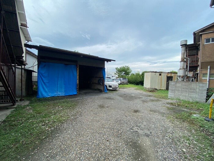 物件外観写真5　(駐車場)