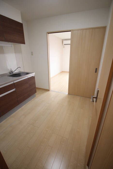 物件内観写真12　(廊下)