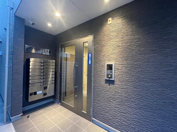 物件外観写真4　(エントランス部分)