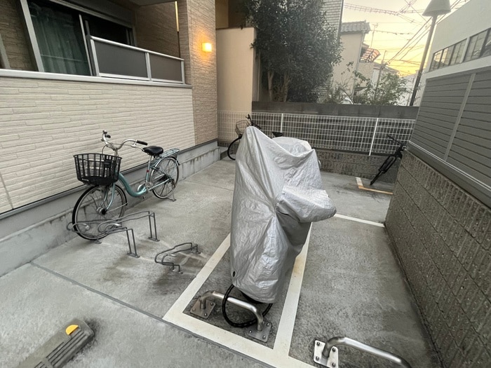 物件外観写真6　(駐輪場)