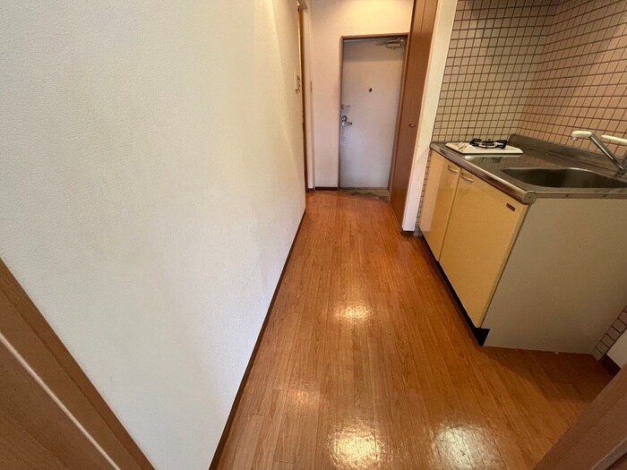 物件内観写真16　(廊下)