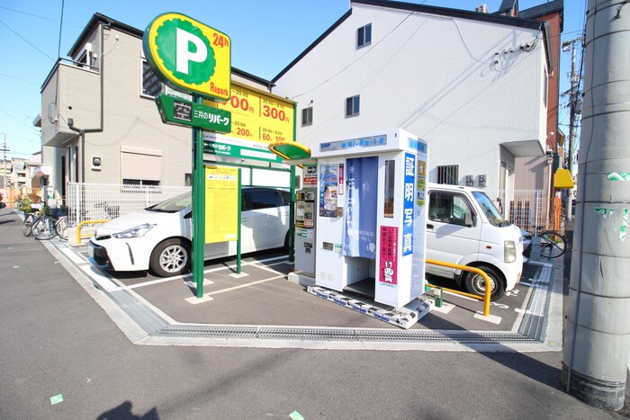 物件外観写真4　(駐車場)