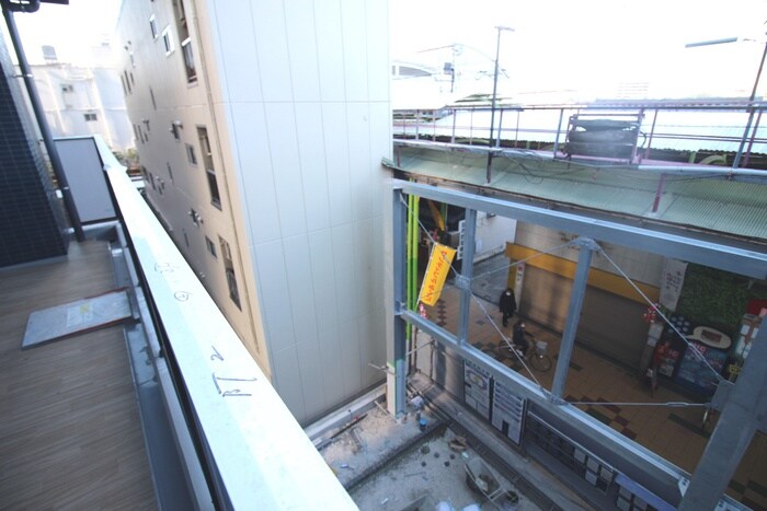 物件内観写真18　(室内からの展望)