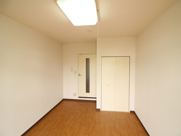 物件内観写真5　(居室)