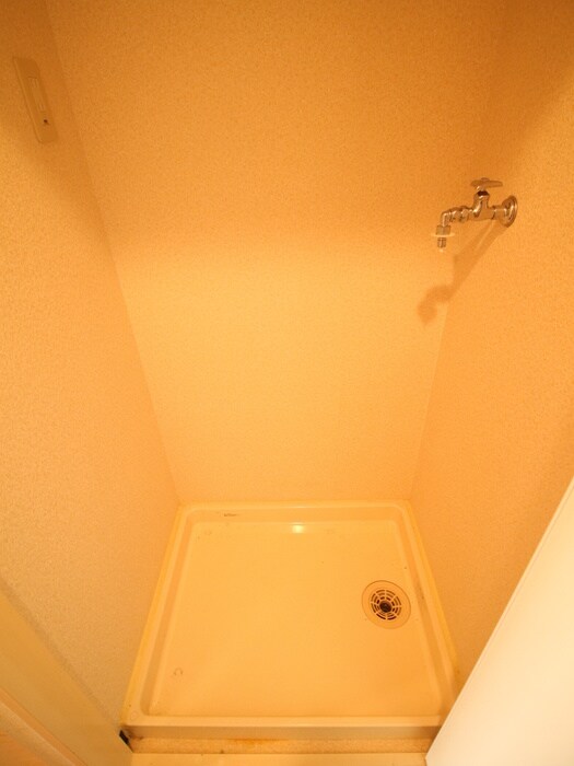 物件内観写真14　(洗濯機置場)