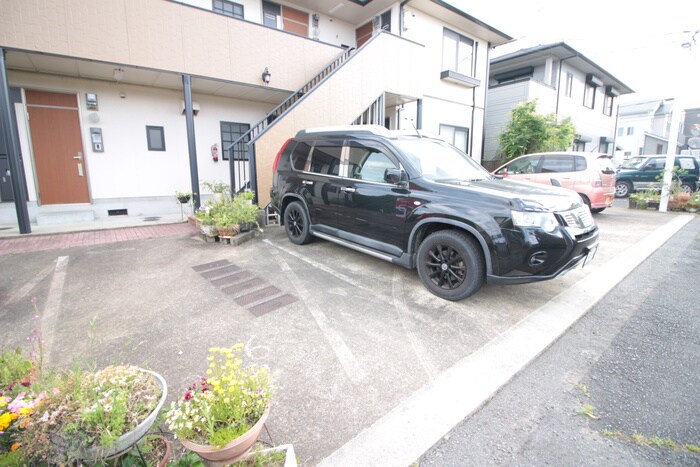 物件外観写真2　(駐車場)