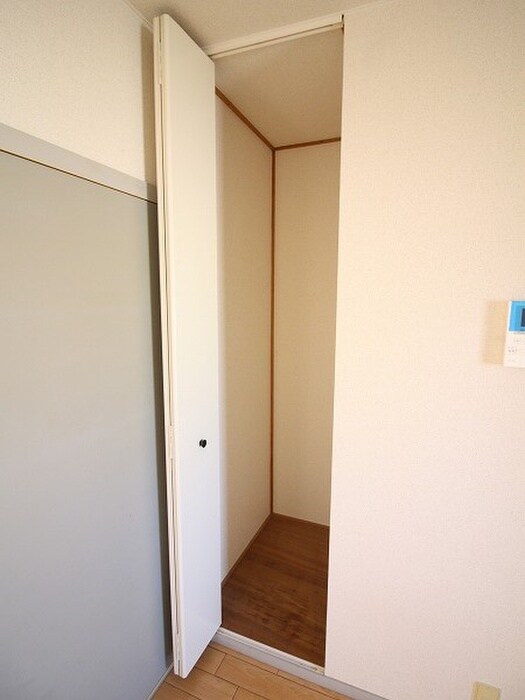 物件内観写真16　(収納)