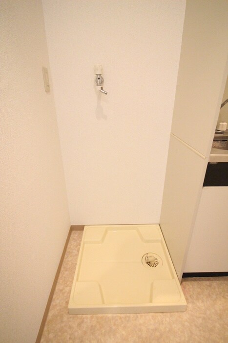 物件内観写真8　(洗濯機置場)