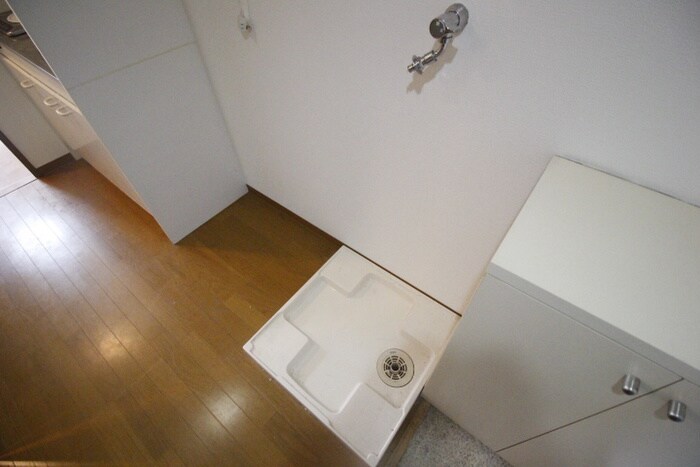 物件内観写真14　(洗濯機置場)